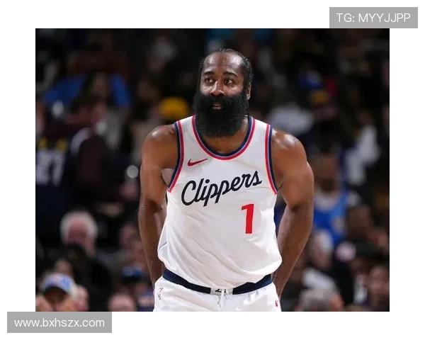 哈登打趣称鲍尔默十亿球馆为主场优势 幽默点评新环境