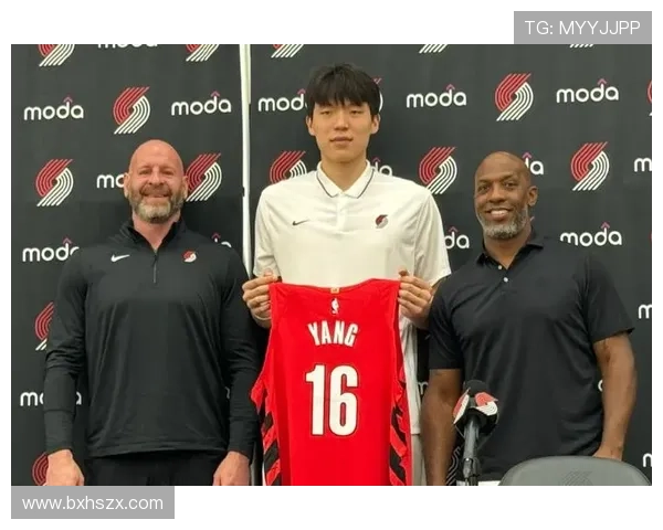 杨瀚森节奏不适仅打一节半手感冰冷仅得1板球队调整节奏明显 杨瀚森节奏不适仅打一节半手感冰冷仅得1板球队调整节奏明显